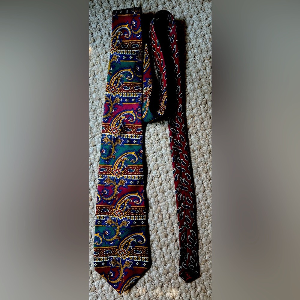 Tommy Hilfiger Vintage Paisley 100% Italian Silk Tie